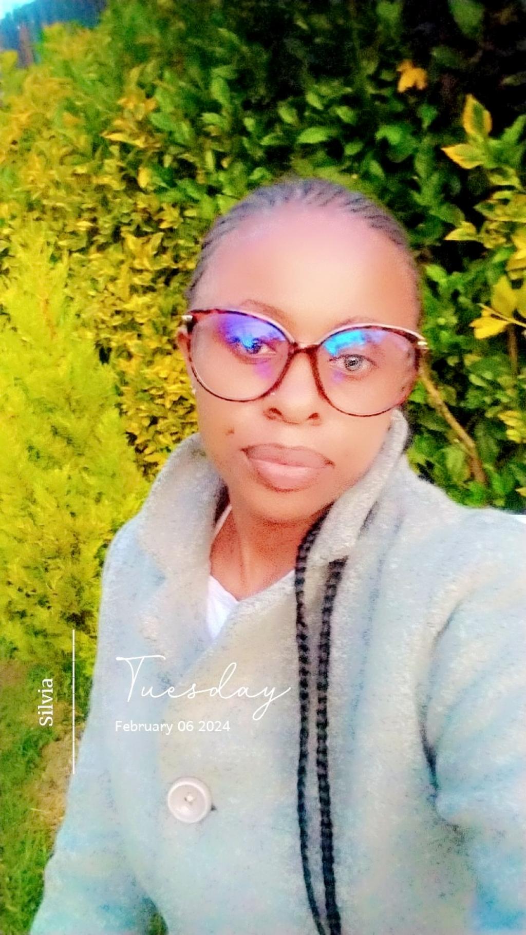 LOOKING FOR A HOSTING FAMILY AS A LIVE IN AU PAIR 